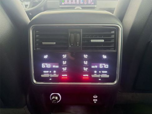 Certified 2022 Porsche Cayenne Turbo image 21