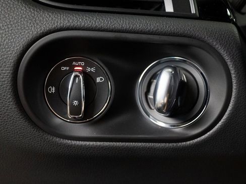 Used 2025 Porsche Macan image 23