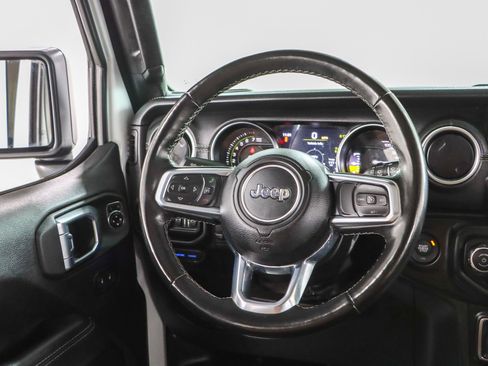 Used 2022 Jeep Wrangler Unlimited Sahara w/ Cold Weather Group AWD/4WD image 14