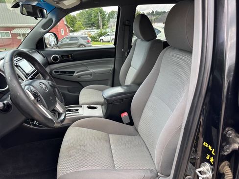 Used 2014 Toyota Tacoma 4x4 Double Cab image 2