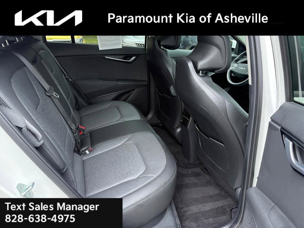 Certified 2023 Kia Niro Wave FWD image 23