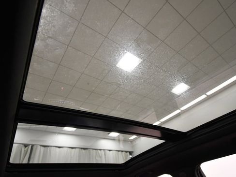 Used 2024 Cadillac XT4 Sport image 16