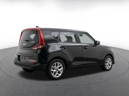 Used 2025 Kia Soul LX w/ LX Technology Package FWD image 9