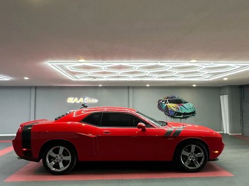 Used 2010 Dodge Challenger R/T image 7