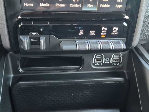 Used 2022 RAM 1500 Laramie AWD/4WD image 25