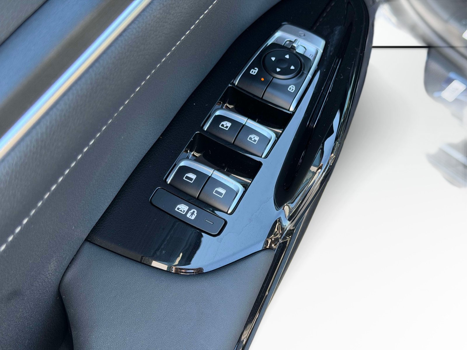 New 2027 Kia K5 GT-Line FWD image 13