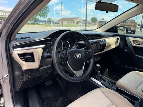 Used 2016 Toyota Corolla LE FWD image 9