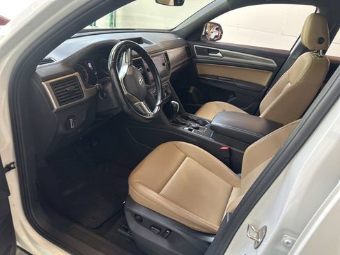 Used 2020 Volkswagen Atlas Cross Sport SE w/ Panoramic Sunroof Package AWD/4WD image 10