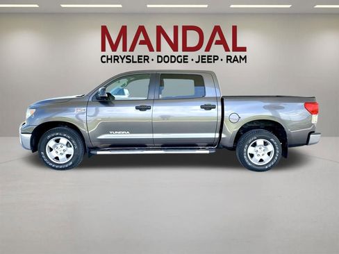 Used 2012 Toyota Tundra 4x4 CrewMax w/ Tow Pkg image 8