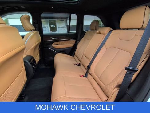 Used 2025 Jeep Grand Cherokee Summit AWD/4WD image 26