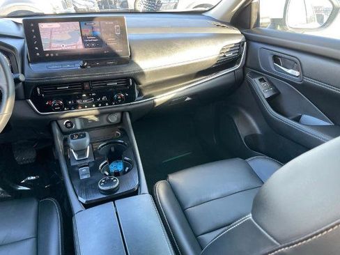 Certified 2024 Nissan Rogue SL w/ SL Premium Package image 11