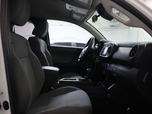 Used 2019 Toyota Tacoma SR RWD image 9