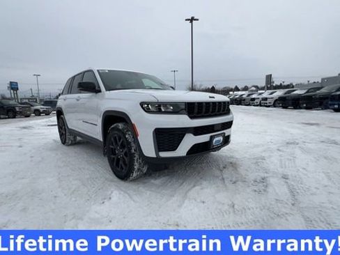 Used 2026 Jeep Grand Cherokee Altitude AWD/4WD image 2