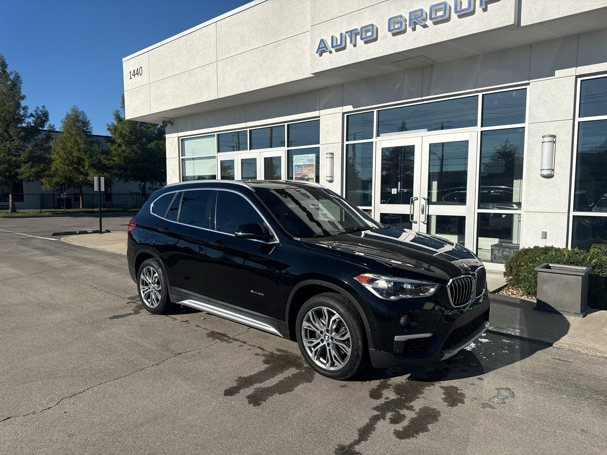 Used 2017 BMW X1 xDrive28i AWD/4WD image 1