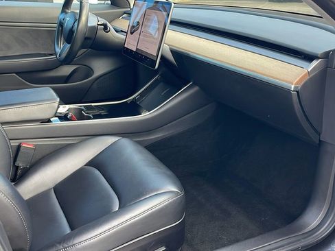 Used 2018 Tesla Model 3 Long Range image 26