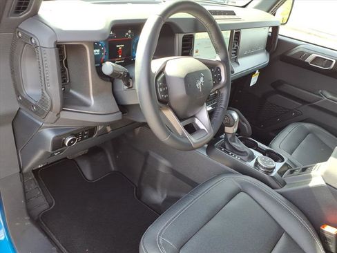 New 2026 Ford Bronco Badlands w/ Sasquatch Package AWD/4WD image 4