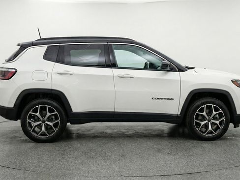 Used 2025 Jeep Compass Limited AWD/4WD image 11