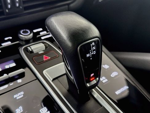Certified 2023 Porsche Cayenne AWD/4WD image 19