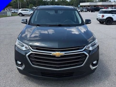 Used 2021 Chevrolet Traverse LT FWD image 9