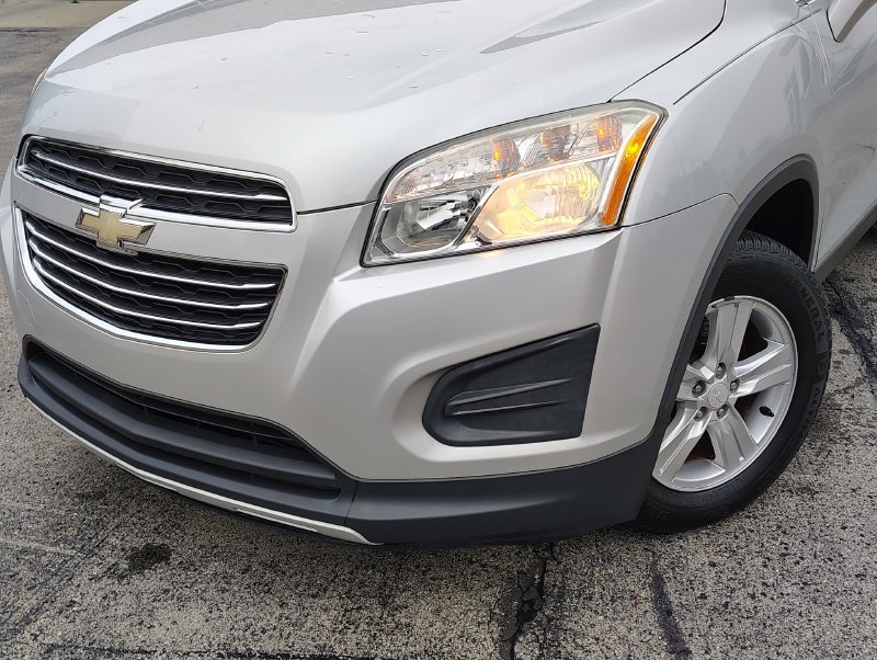 Used 2016 Chevrolet Trax LT w/ LT Convenience Package AWD/4WD image 2