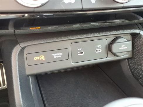 Used 2025 Honda Civic Sport image 29