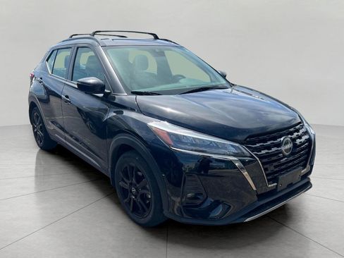 Used 2023 Nissan Kicks SR w/ SR Premium Package FWD image 6