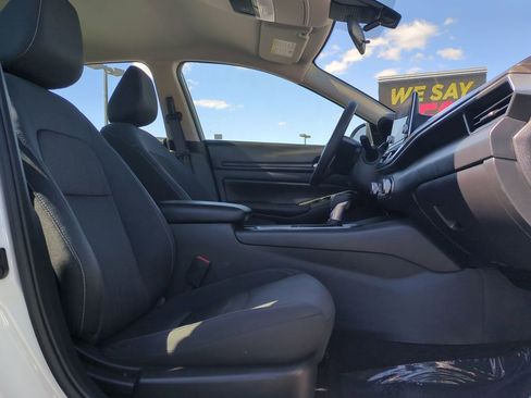 Used 2025 Nissan Altima 2.5 SV FWD image 34