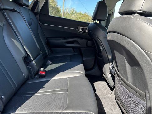 Used 2024 Kia Sorento S image 12