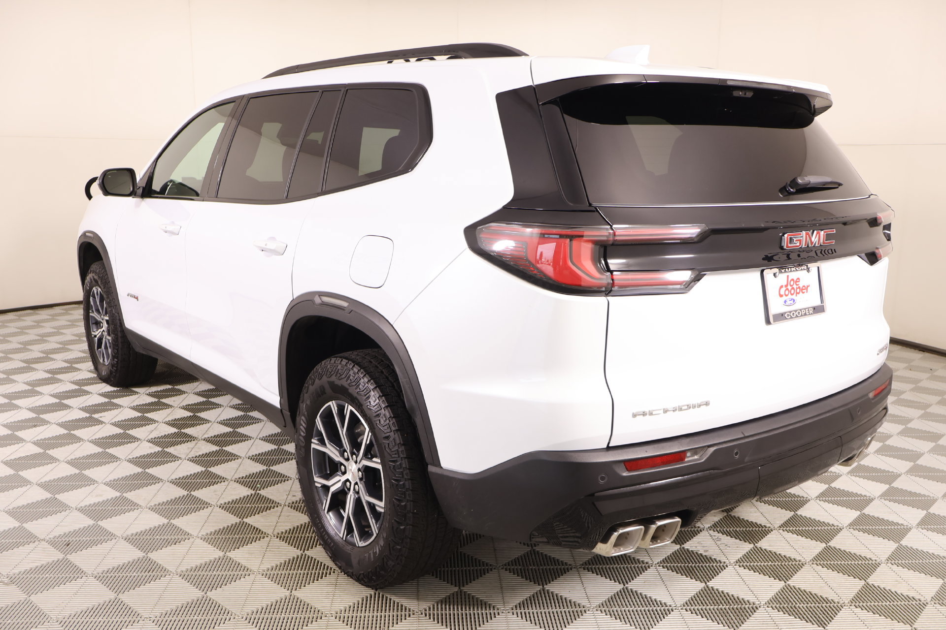 Used 2026 GMC Acadia AT4 w/ Luxury Package AWD/4WD image 24