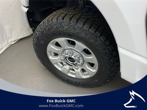 Used 2024 Ford F250 XLT image 37