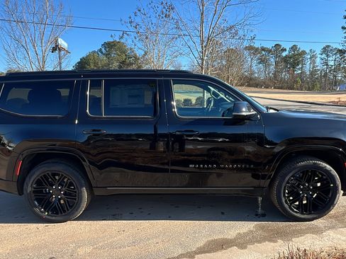 New 2026 Jeep Grand Wagoneer Limited AWD/4WD image 7