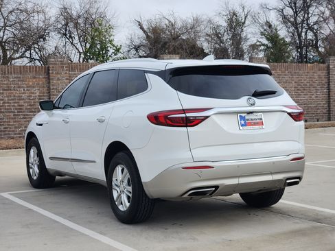 Used 2021 Buick Enclave Essence image 8