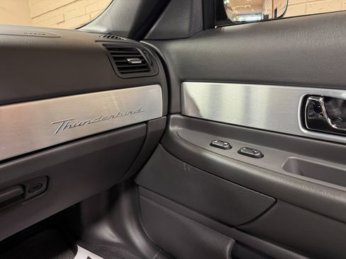Used 2002 Ford Thunderbird image 43