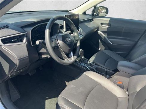 Certified 2025 Toyota Corolla Cross XLE image 9