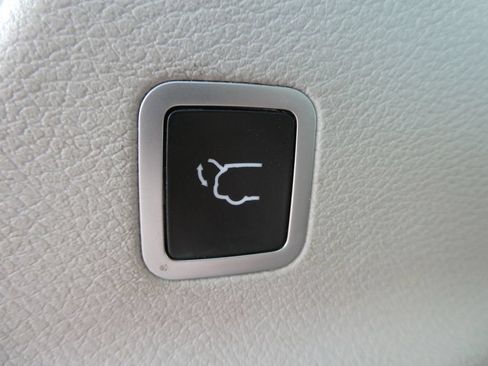 Used 2019 Chrysler Pacifica Touring Plus w/ Advanced Safetytec Group FWD image 20