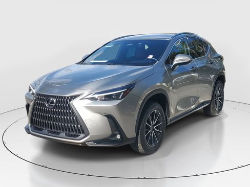 Used 2024 Lexus NX 250 FWD image 3