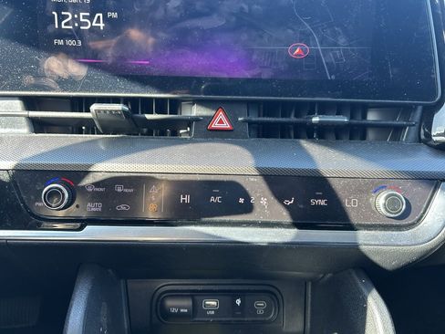 Used 2024 Kia Sportage SX image 19