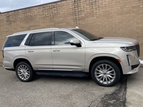 Certified 2022 Cadillac Escalade Premium Luxury image 1