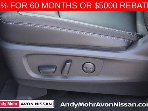 New 2025 Nissan Pathfinder SL image 11