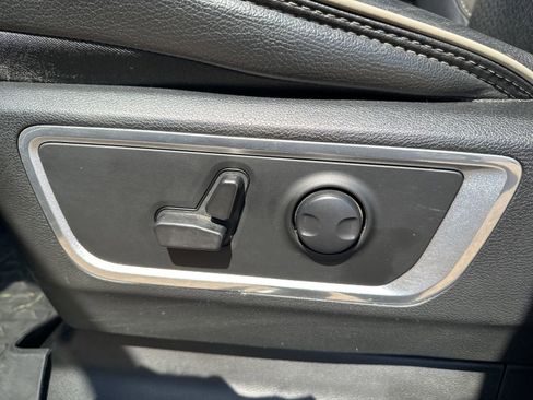 Used 2023 RAM 1500 Laramie image 11