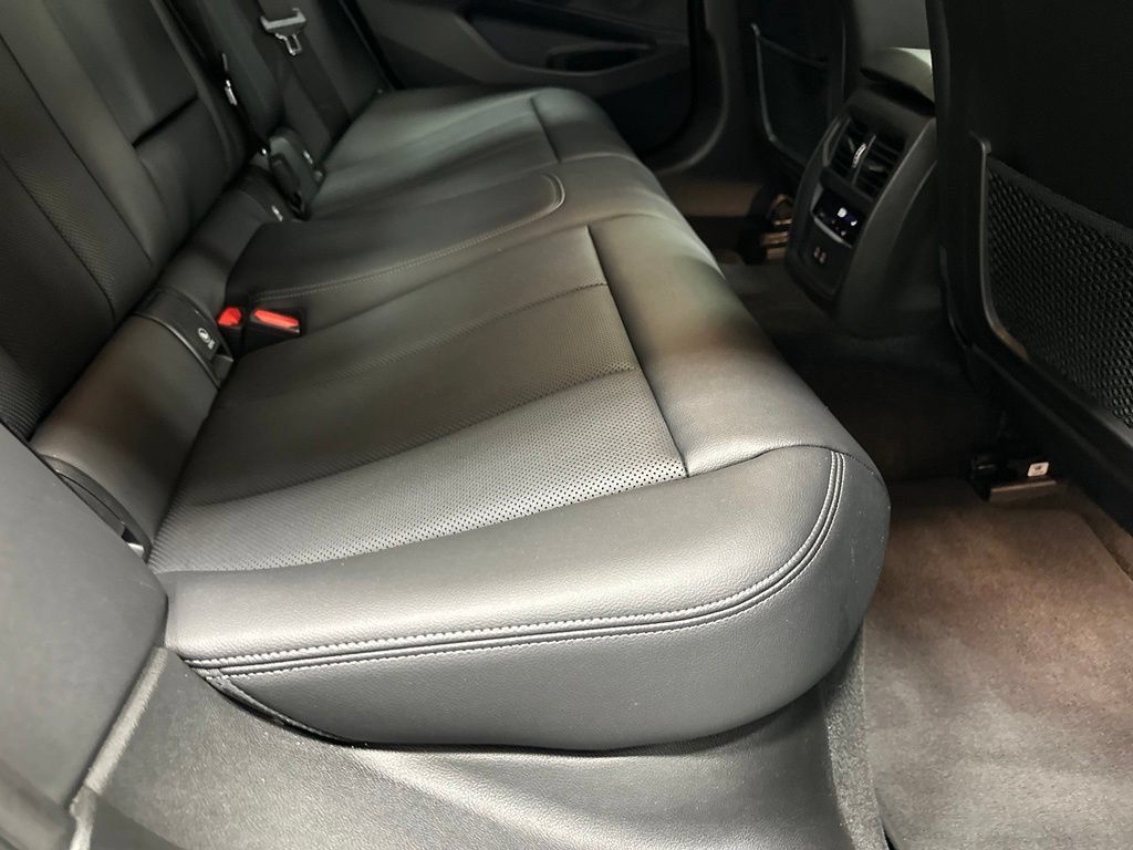Used 2022 BMW 330i xDrive Sedan AWD/4WD image 49