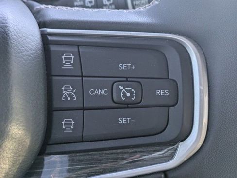 Used 2022 Jeep Wagoneer Series III w/ Premium Group I image 23