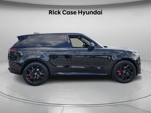 Used 2023 Land Rover Range Rover Sport SE Dynamic image 4