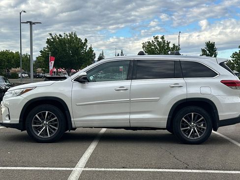 Used 2018 Toyota Highlander XLE image 7
