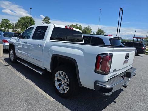 Used 2017 GMC Sierra 1500 SLT w/ SLT Premium Package AWD/4WD image 3