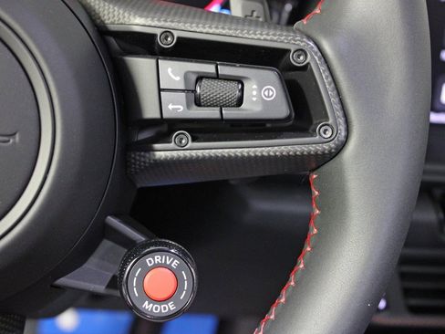 Used 2025 Porsche 911 Carrera 4 GTS image 27