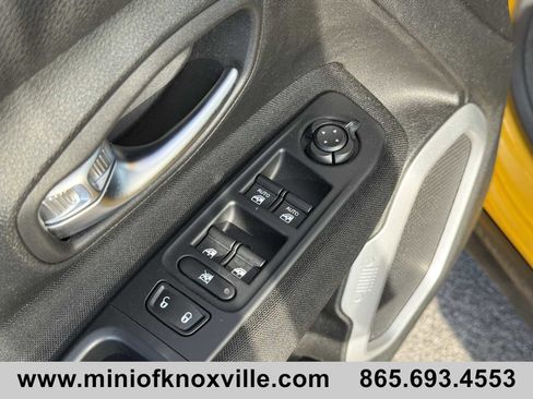 Used 2018 Jeep Renegade Sport w/ Power & Air Group image 12