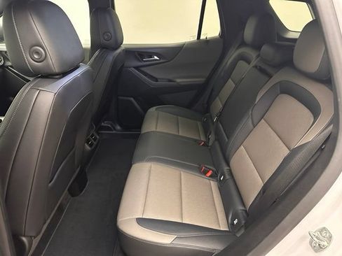 Used 2025 Chevrolet Equinox LT w/ Convenience Package II AWD/4WD image 18