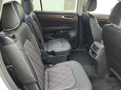 Used 2025 Volkswagen Atlas SEL Premium R-Line image 25