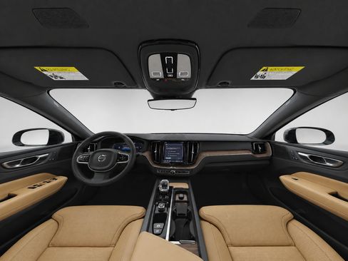Certified 2023 Volvo XC60 B5 Ultimate w/ Climate Package FWD image 25